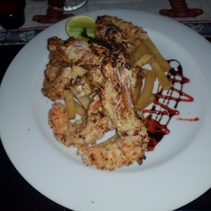 Langostino aplanados y papas fritas