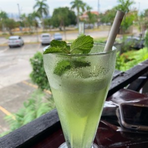 Limonada con Hierbabuena