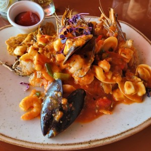 Langostinos a la Diabla con Mariscos