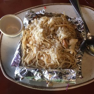 Pasta al Cartucho con Mariscos ( Al Olio)