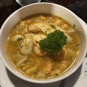 Caserola de mariscos con langosta