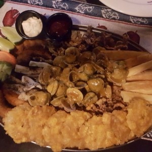 bandeja bucanero