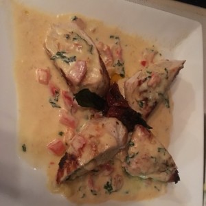 pollo relleno de camarones