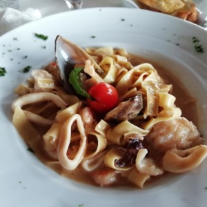 pasta con mariscos
