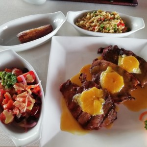 Medallones de cerdo en salsa naranja