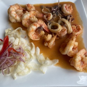 Langostinos en salsa marinera