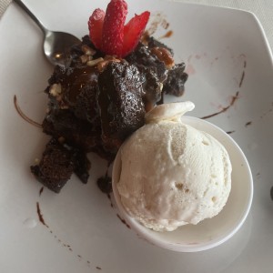 Brownie con helado