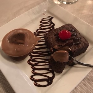 brownie con helado