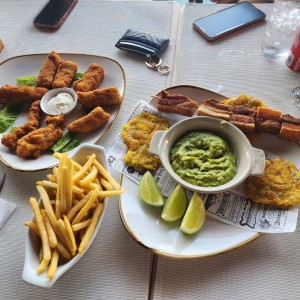 ENTRADAS - Deditos de Pescado