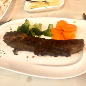 tira asado ( hay que tener diente para masticar bastante?)