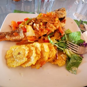 pargo con salsa criolla