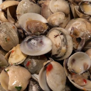 Deliciosas Almejas al ajillo.