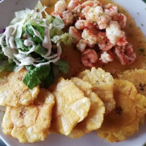 Camarones al ajillo