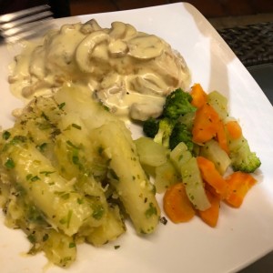 salmon con hongos