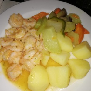 camarones con papas sancochada