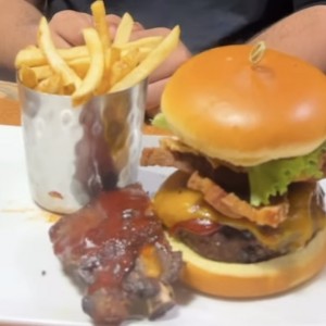 BIG AF BUFFALO WINGMAN BURGER
