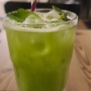 LIMONADA CON HIERBABUENA