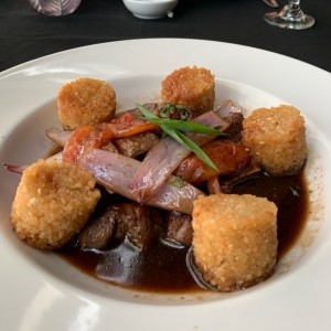 Platos fuertes - Lomo saltado