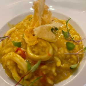 Rissoto con calamares y curry