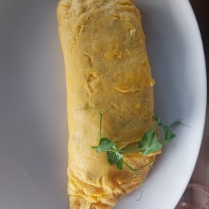 omelette con bacon y queso