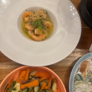 Camarones al ajillo 