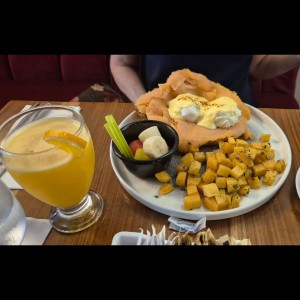 COMPLET DÉJEUNER - Huevos Benedict