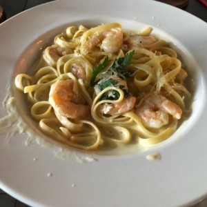 Fetuccini con camarones
