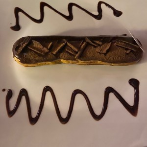 Pattisseries - Eclair de Chocolate