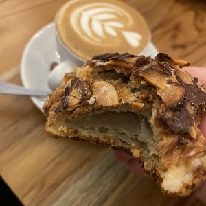 Croissant de almendras