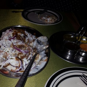 samosas cubiertas de yogurt