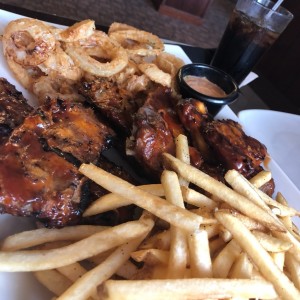 Ribs 2.2 libras con Aros y Papas