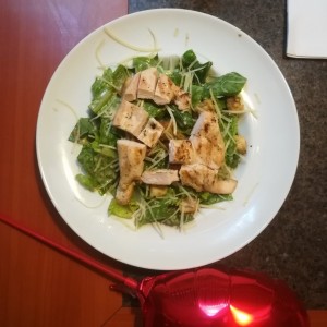 ensalads cesar con pollo