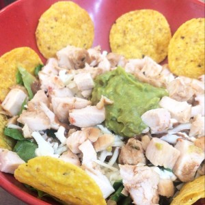 taco salad con pollo