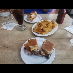 Cubano y papas fritas regular... ? 