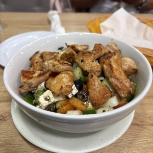 Ensalada Griega Con Pollo
