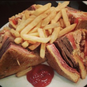 EMPAREDADOS - Club Sandwich