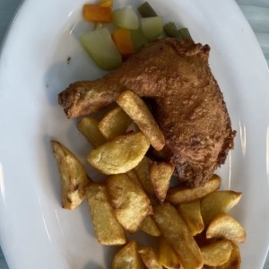 pollo frito com papas