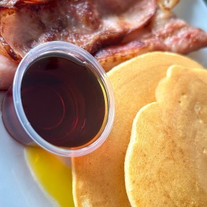 Desayunos - Pancake con sirope