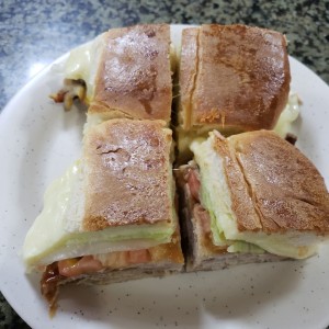Pierna con mozzarella