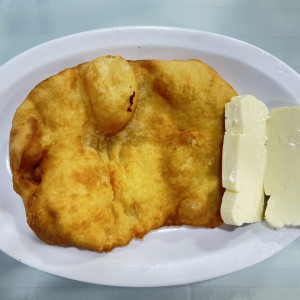 HOJALDRE Y QUESO BLANCO 