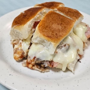EMPAREDADOS - Emparedado Cubano