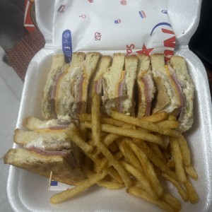 Combo - club sándwich + acompañamiento + bebida
