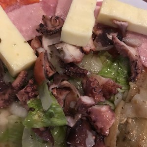 antipasto de pulpo y berenjenas