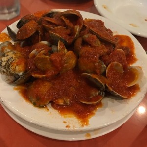Almejas a la salsa roja