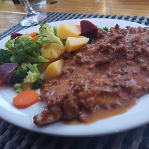 Pollo a la Pimienta con Vegetales hervidos