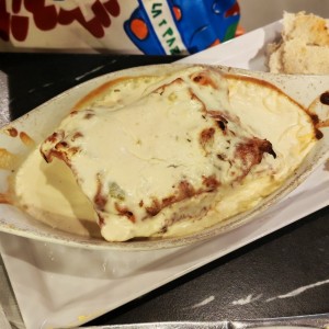 Lasagna de pollo en salsa blanca