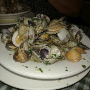 almejas al ajillo.