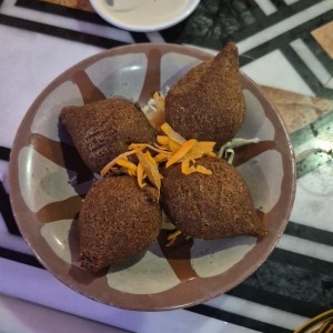 Entradas Libanesas - Kibbe Frito ( 4 unidades)