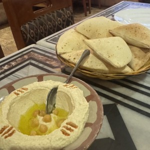 Entradas Libanesas - Hummus
