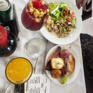 ensalada menu buffete, cortes variados